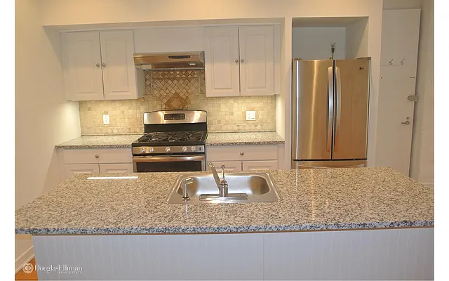 Rented by Douglas Elliman | media 23