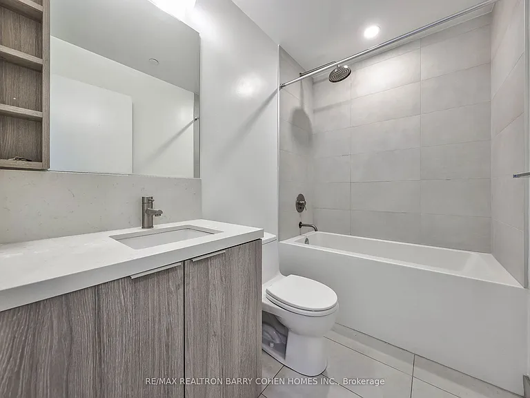 2020 Bathurst St #339 — Photo 11