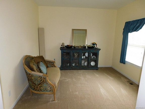 4th image of 1618 Camerons Landing Blvd
