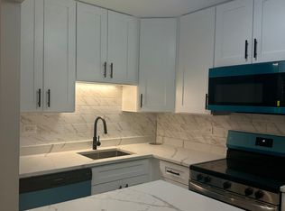 420 W Aldine Ave APT 523, Chicago, IL 60657