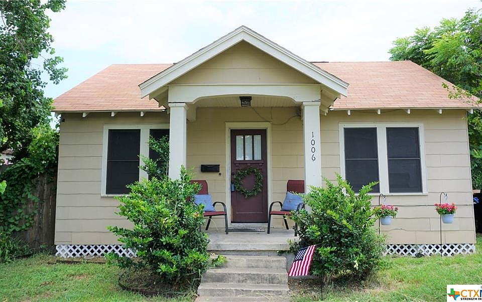 1st image of 1006 E San Antonio St