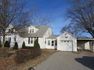 7018 Montclair Ave, Godfrey, IL 62035