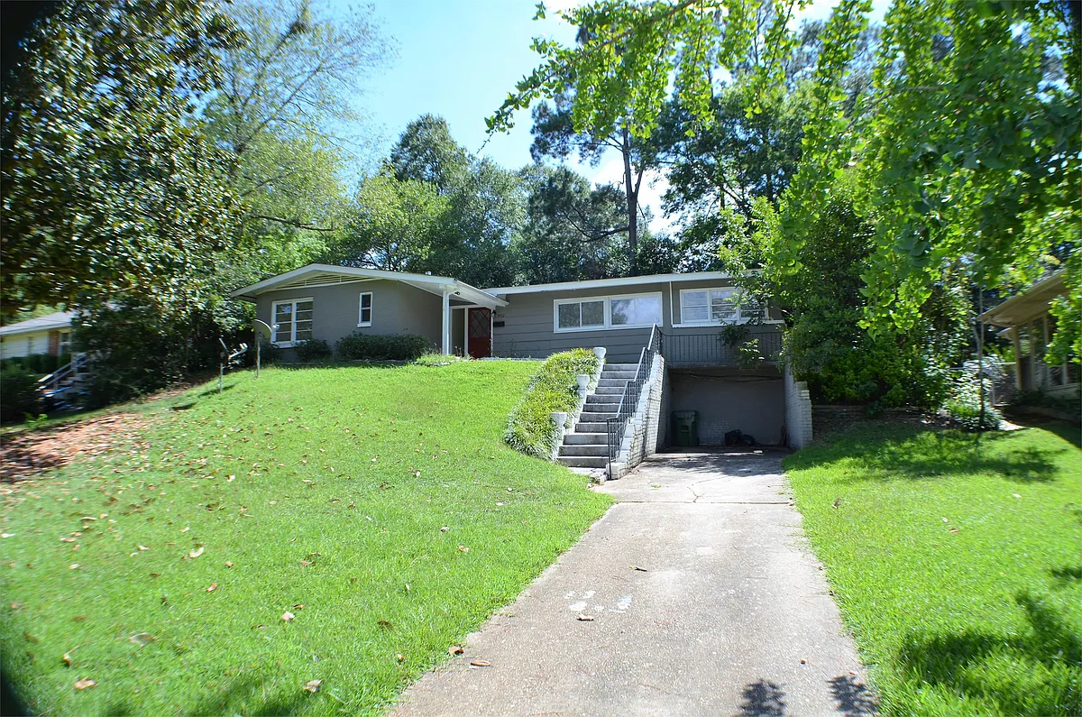 Welcome home to 3462 Biltmore Avenue! - 3462 Biltmore Ave