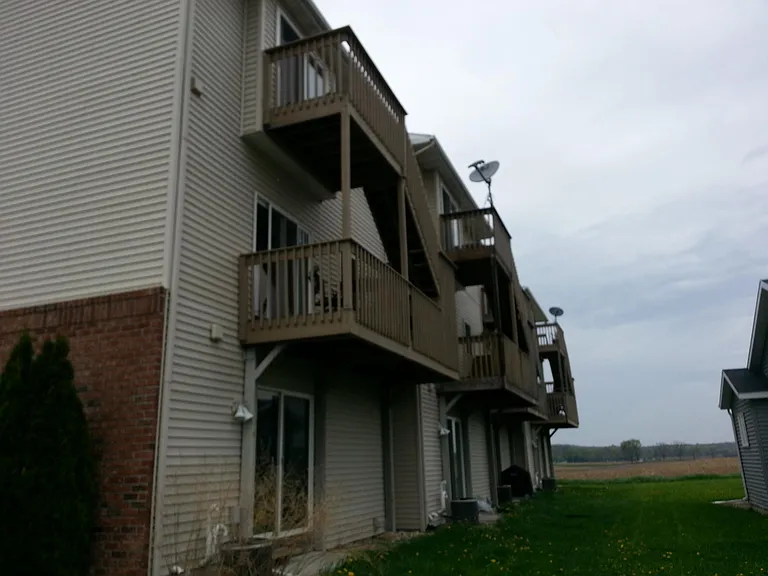 307 Douglas Dr — Photo 9