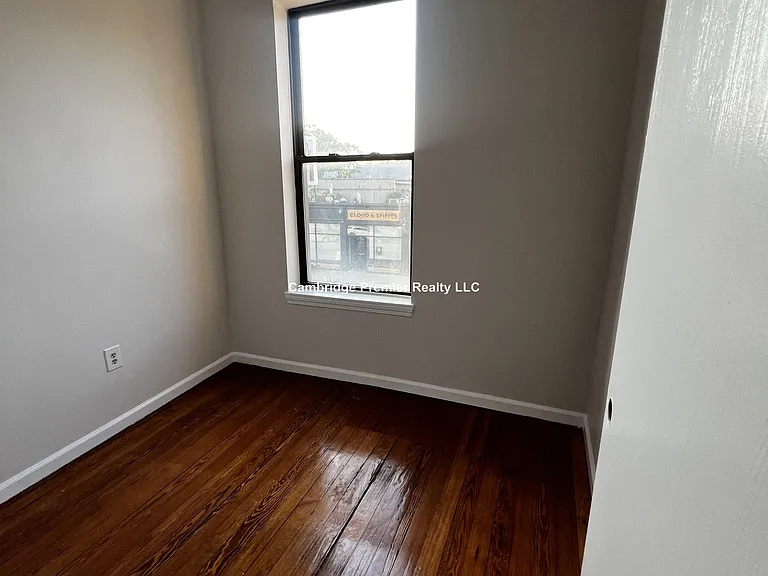 790 Main St #10 — Photo 23