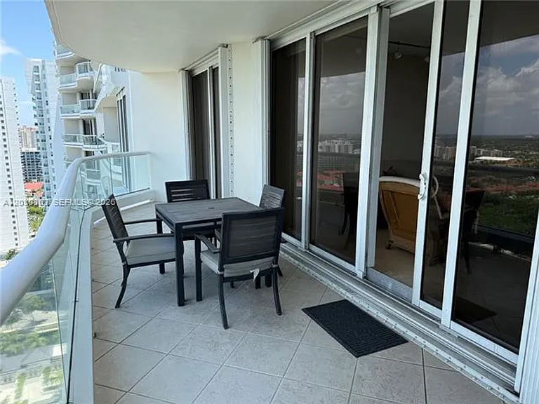 7000 Island Blvd #2403 — Photo 7