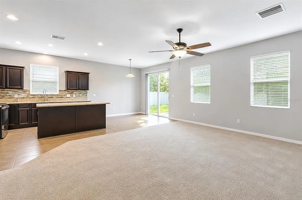 4 bed, 2.0 bath, 1859 sqft, $2,850 — Photo 3