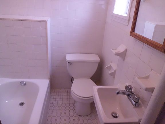 5th image of 193 16th St APT 5