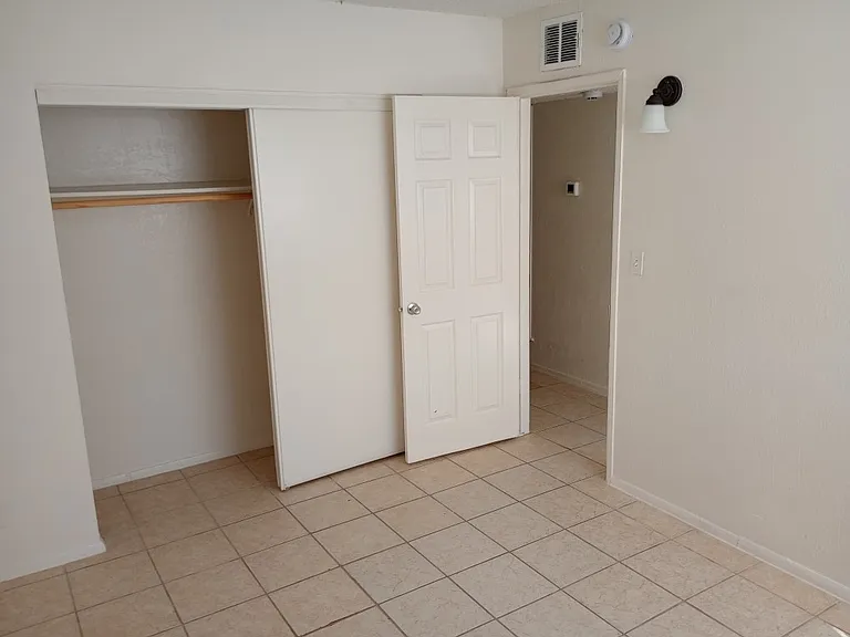 401 N D St #11 — Photo 19
