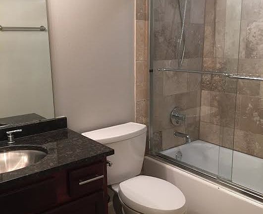 4th image of 700 E 8th St Unit 10M