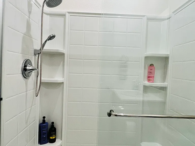 146 Goldback St — Photo 3
