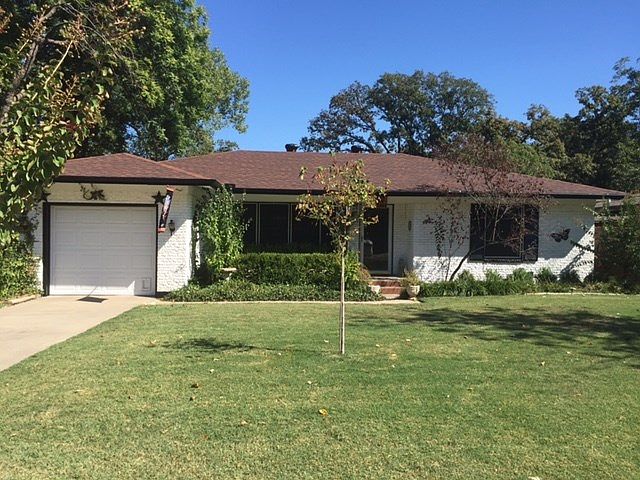 1st image of 2414 Robinwood Ln