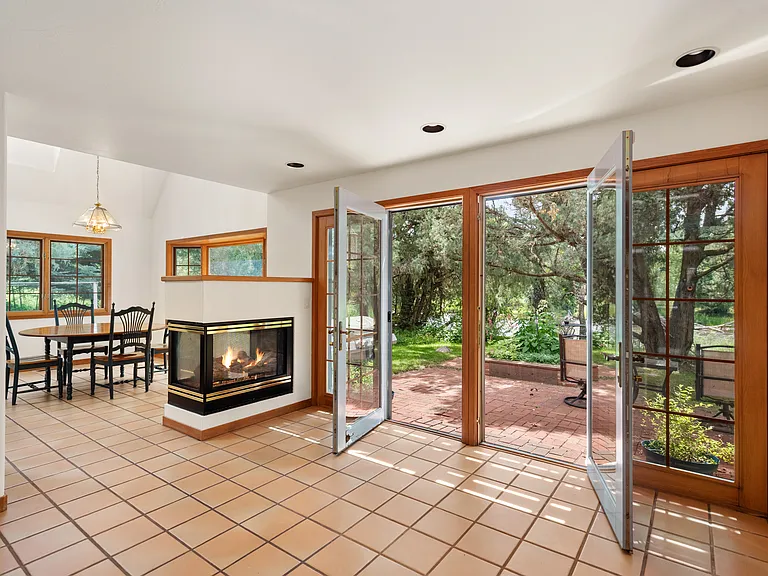 180 River Oaks Ln — Photo 15