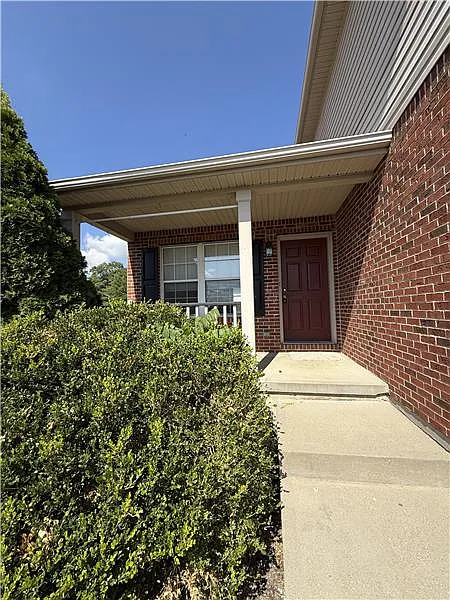 3 bed, 2.5 bath, 1400 sqft, $1,795 — Photo 2