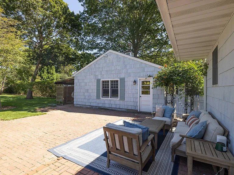 84 Meadow Way — Photo 13
