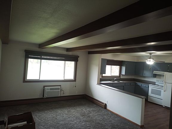 3rd image of 1380 Old Main St S #1