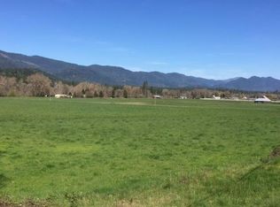 5805 E Evans Creek Rd, Rogue River, OR 97537