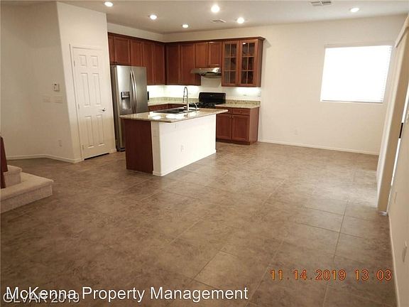 4th image of 9264 Weeping Hollow Ave