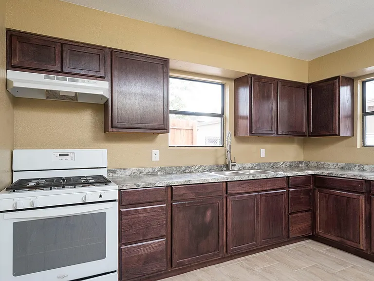 903 S Espanola St — Photo 24