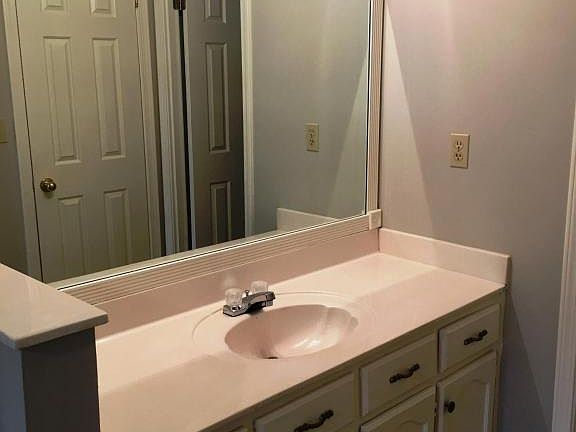 5th image of 4219 Highgate Dr