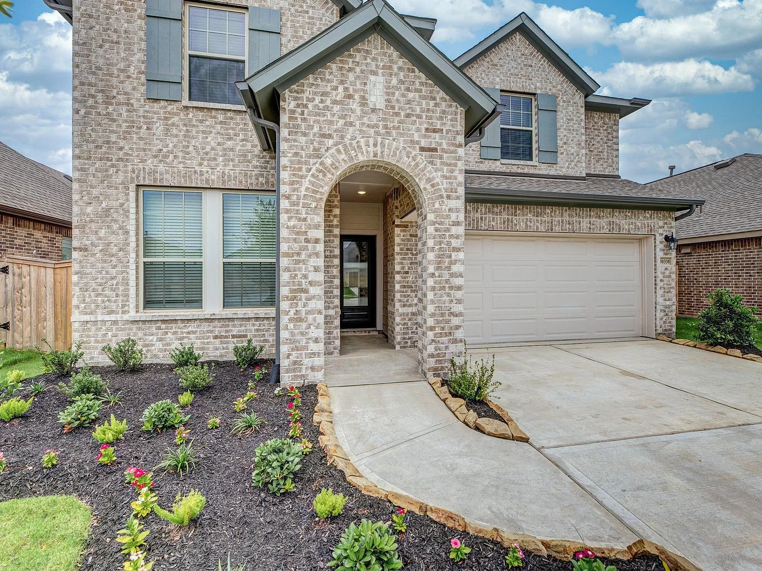 4 bed, 2.5 bath, 2640 sqft, $2,600 — Photo 4