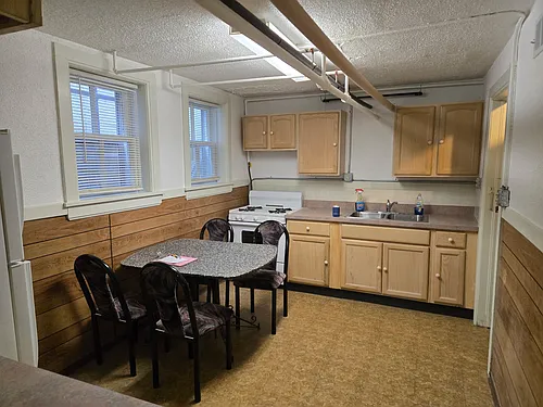 103 Cedar Ave Photo 1