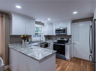 20 Maplewood Dr, Coventry, RI 02816