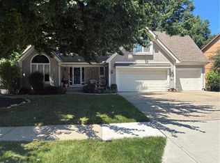 214 SE Windsboro Ct, Lees Summit, MO 64063