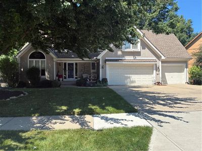 214 SE Windsboro Ct, Lees Summit, MO, 64063