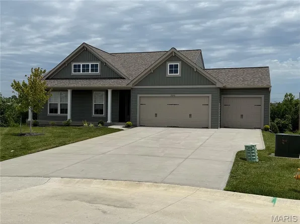2040 Central Park Dr, Troy, MO 63379