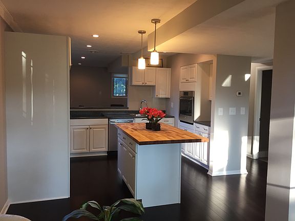 4th image of 118 Claridge Dr
