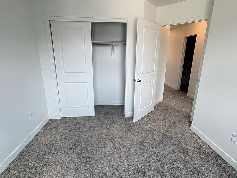 486 S 700 W — Photo 21