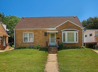 1031 Glenwood Ave, Waukegan, IL 60085