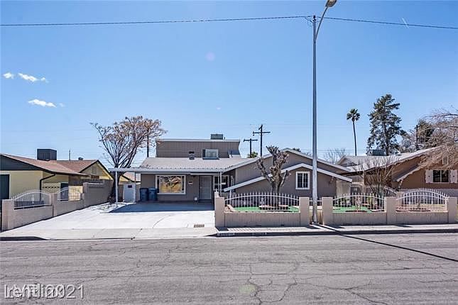 1st image of 4005 Esmeralda Ave