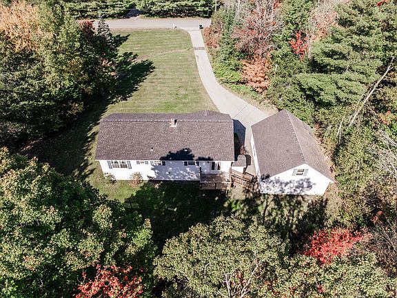 4th image of 555 Westwood Drive