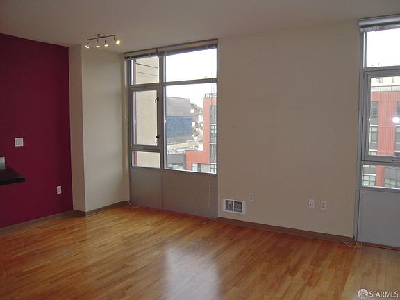 5th image of 170 King St Unit 1110
