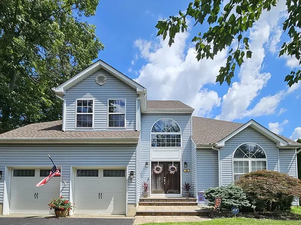 10 Arboretum Dr, Jackson, NJ 08527