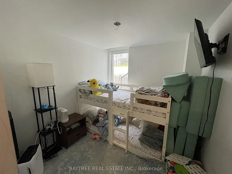 40 Ed Clark Gdns #Townhouse 21 — Photo 8
