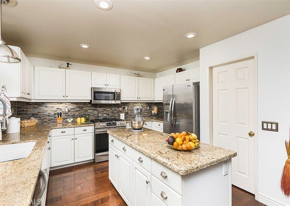 1st image of 31661 Sandhill Ln