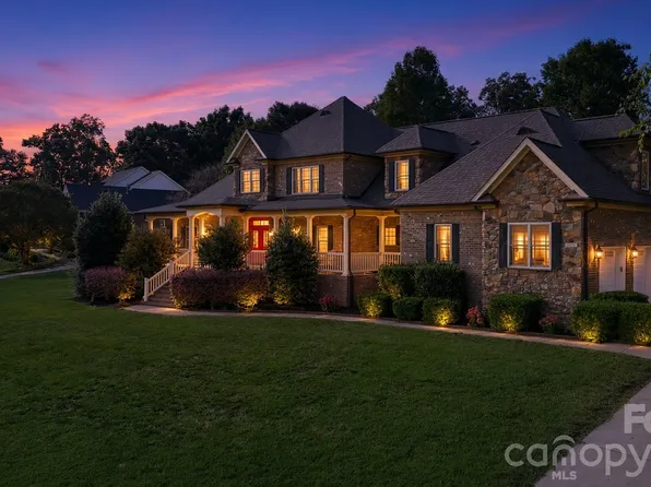 1163 Willow Creek Dr, Newton, NC 28658