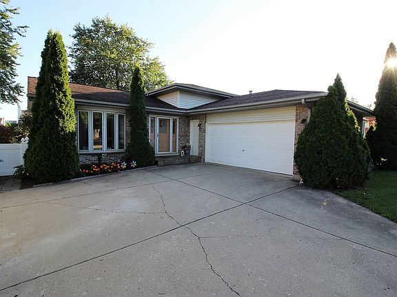 2nd image of 450 W Hillside Dr
