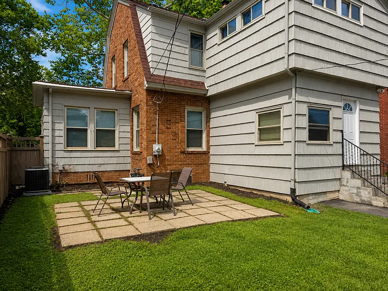 2449 Dale Ave — Photo 9