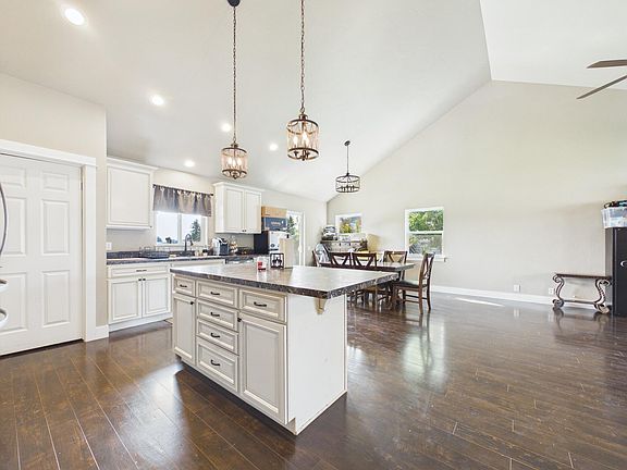 5th image of 315 Greenfield Way