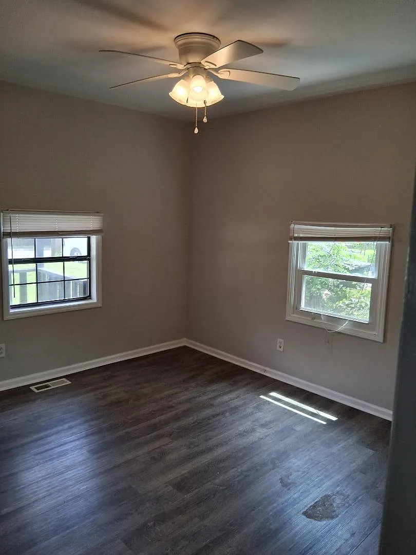 1104 Rucker St — Photo 4