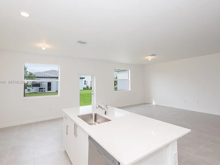 2636 SE 8th Ct — Photo 15