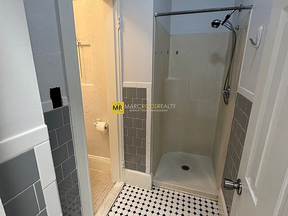 5th image of 469 Commonwealth Ave APT 1B