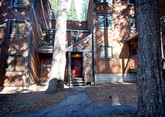 1st image of 3121 Aspen Grv #121