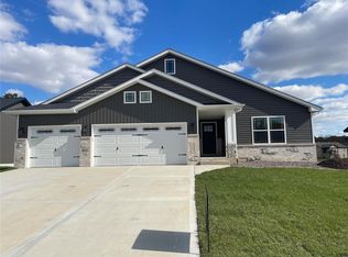 127 N Timber Ter, Troy, IL 62294