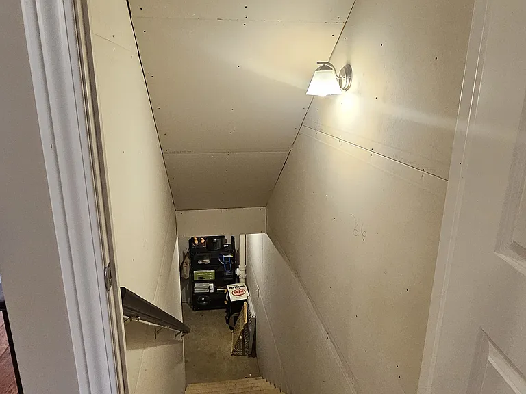 214 Mineral St — Photo 13