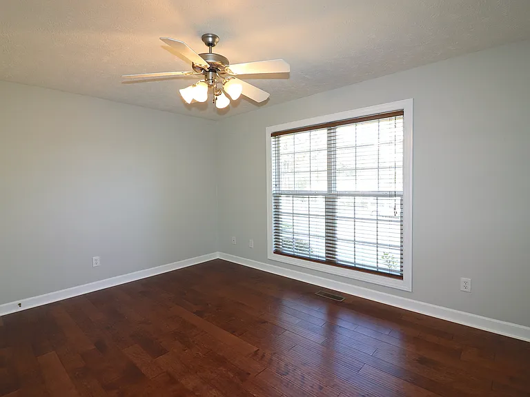 195 Russet Ct — Photo 42